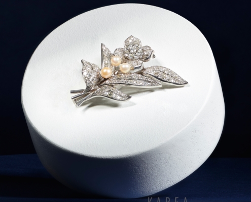 Brosza w formie kwiatu diamenty i perły aukcja KAREA ID 000554