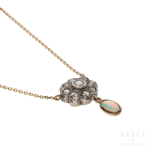 Naszyjnik dekorowany opalem i rozetą diamentową KAREA ID 000530